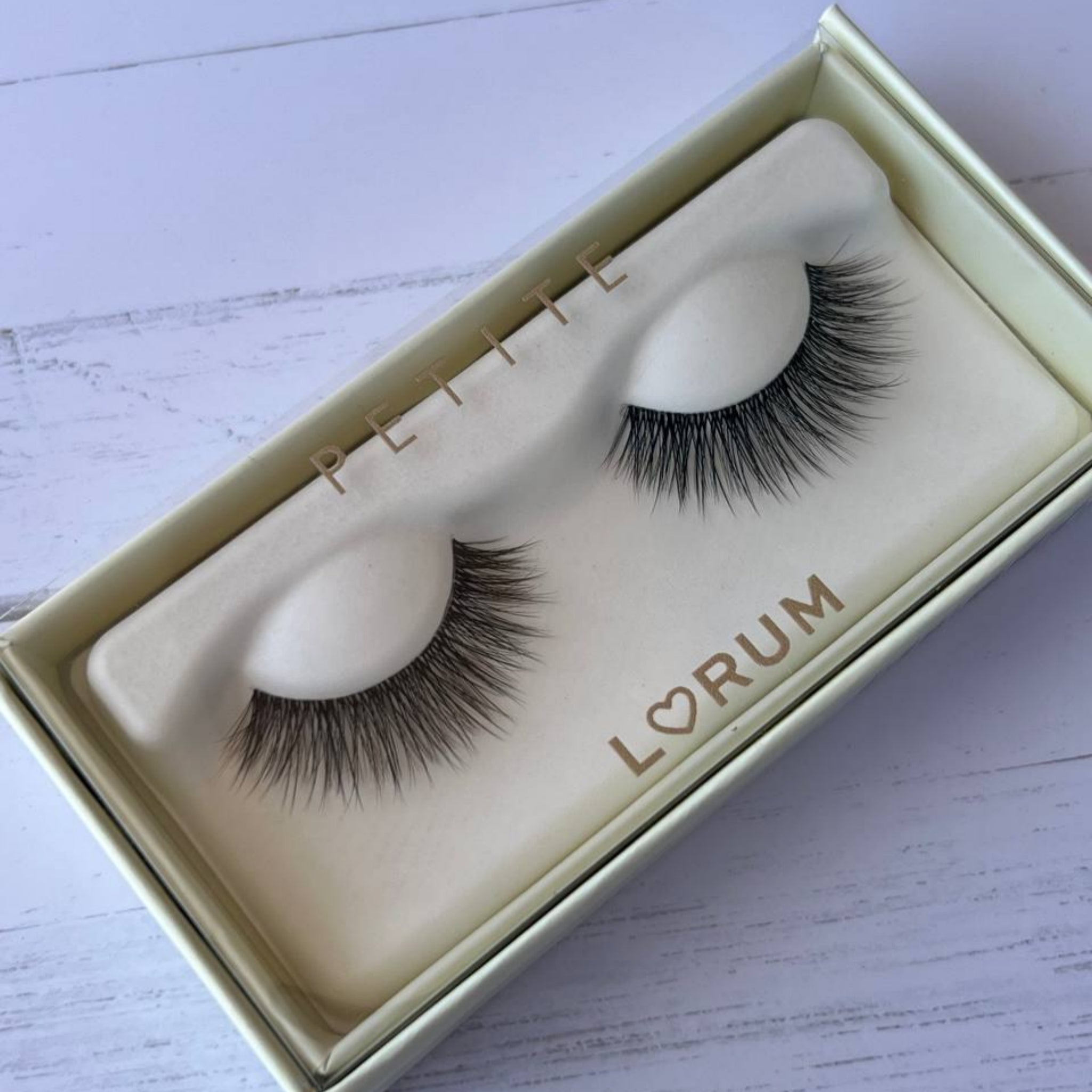 KISS LASHES